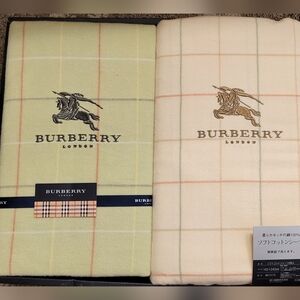 Burberry flat sheet blanket cover 2pk set
